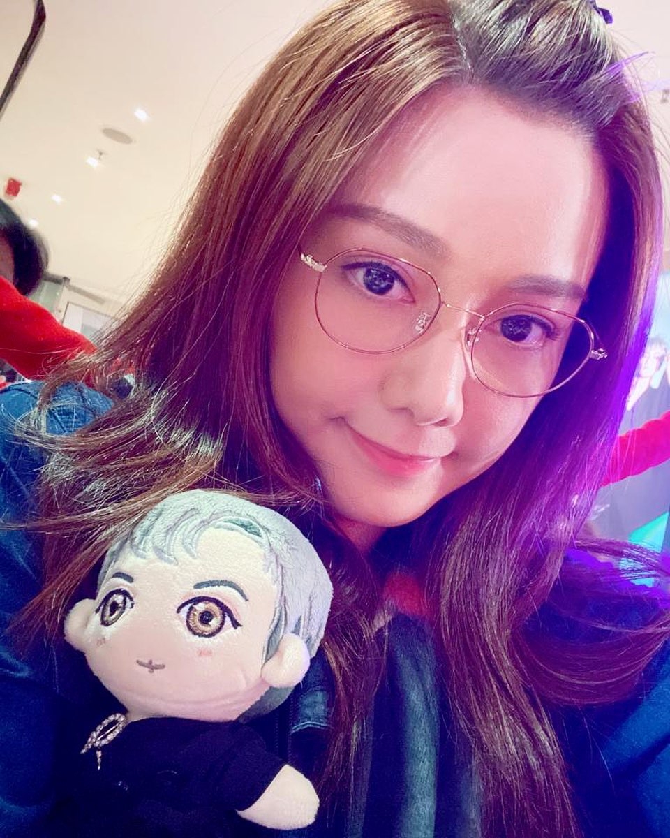 靚湯喺劇中飾演韓國偶像嘅忠實粉絲