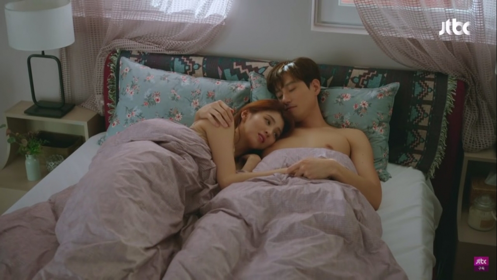 確診男喺5日內8次出入單身女同事嘅住所，其中一次更於凌晨2點去，到6點先離開