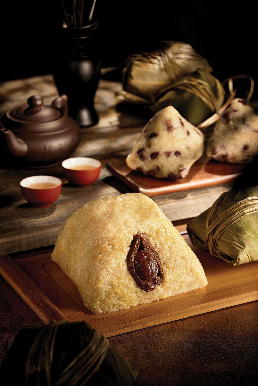 金殿乾鮑瑤柱裹蒸糭與金殿日本紅豆糭 