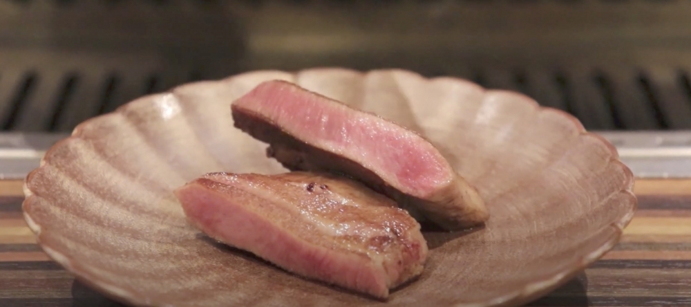 近年日本除了流行食油脂豐腴的霜降外,亦追求脂肪分布較少及較健康的赤身部位。