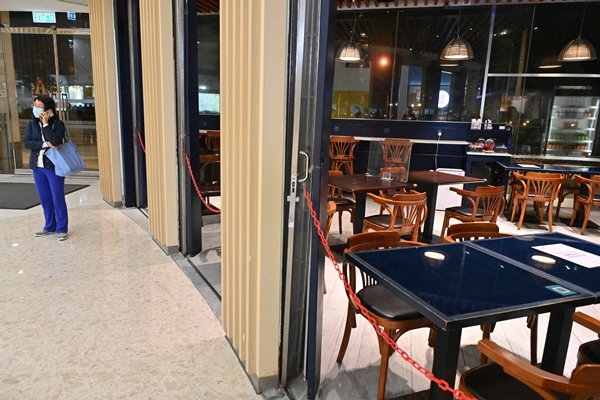 4.21起，食肆恢復晚市堂食至晚上10時。