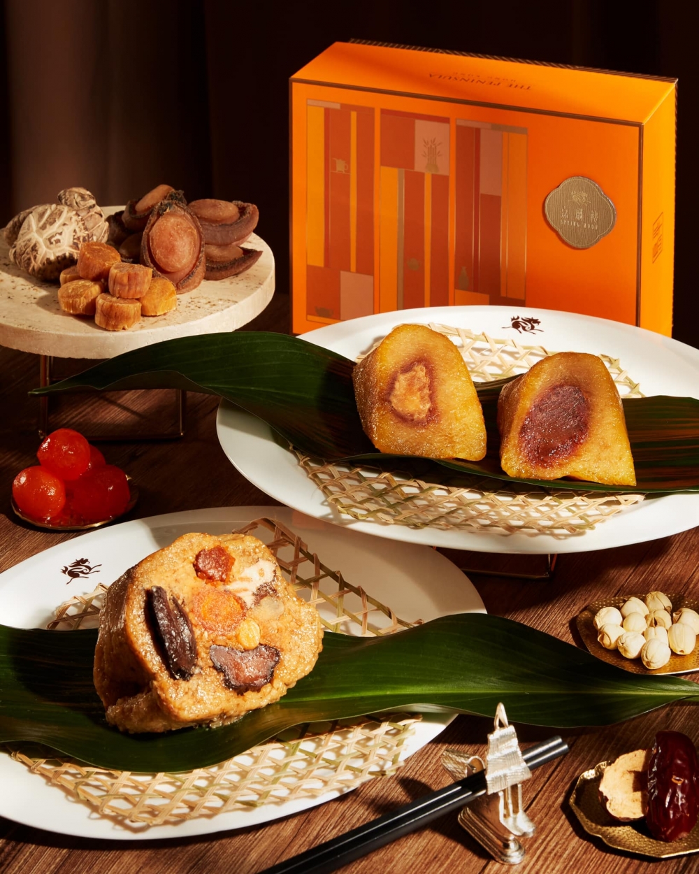 金腿乾鮑裹蒸糭和金黃鴛鴦鹼水糭~