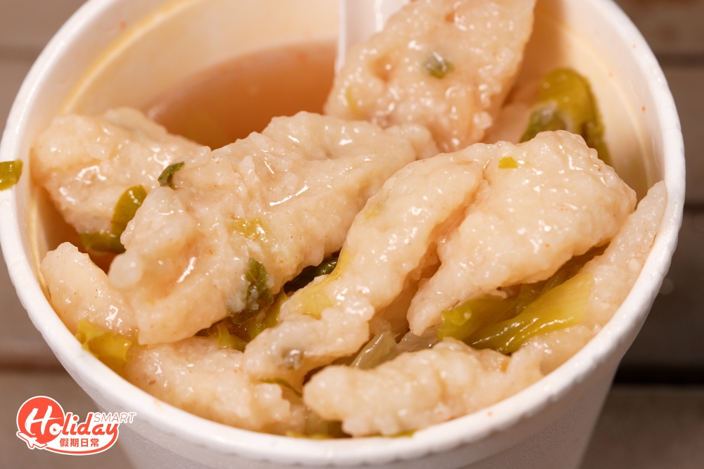 當中生菜魚肉亦令食客感到驚喜。生菜魚肉與坊間做法相似，不過特意加入胡椒粉及醋等調味料，酸辣味道瞬間混合令湯頭更有層次。爽彈魚肉足料，食落不會鬆散。