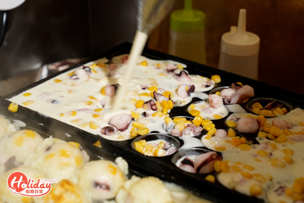 小店每日新鮮即製麵糊，用上日本雞蛋入饌，坊間章魚燒大都偏淋身，這裏堅持每份章魚燒即叫即製，以保持最佳口感，章魚燒粉漿比例適中，每粒夠大且飽滿，章魚燒做到外皮脆口，內裏軟糯。