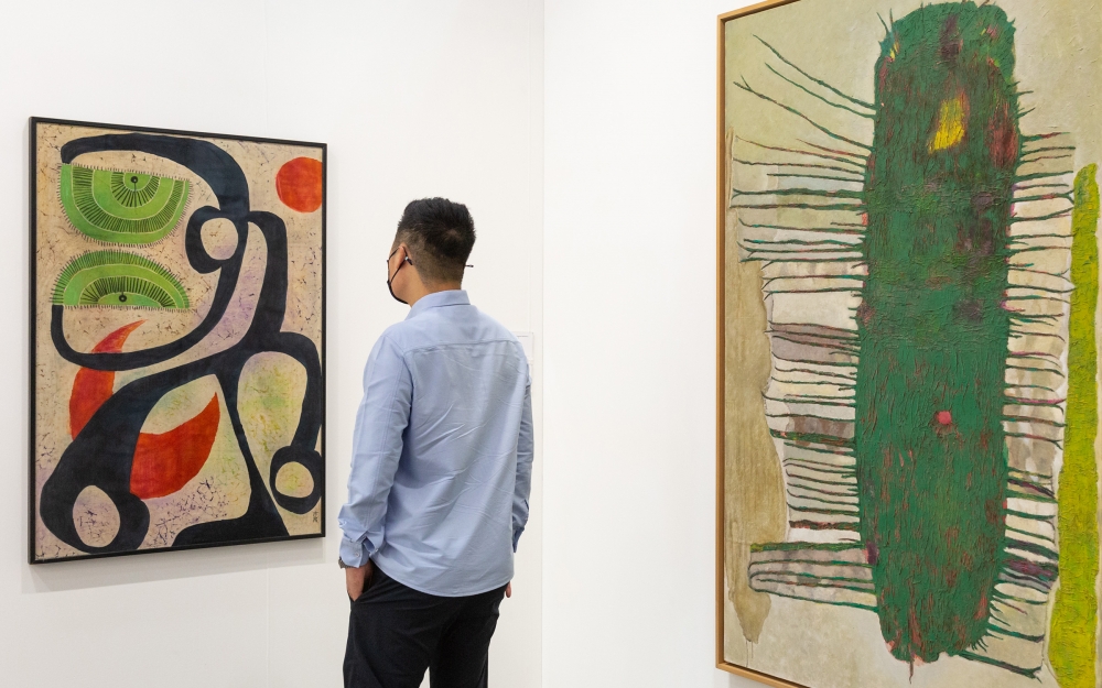 展覽同樣分為3大展區,分別是「藝廊薈萃」、「亞洲視野」及「藝術探新」,其中以「藝廊薈萃」作為主展區,展出全球著名藝廊代理的20/21世紀現當代藝術,涵蓋畫作、雕塑、裝置、攝影、電影、錄像、數碼藝術等作品;「亞洲視野」則聚焦亞太地區的藝術家創作,讓觀眾一睹藝術家的創作事業、極具特色的專題研究,以及20世紀至今的藝術運動。