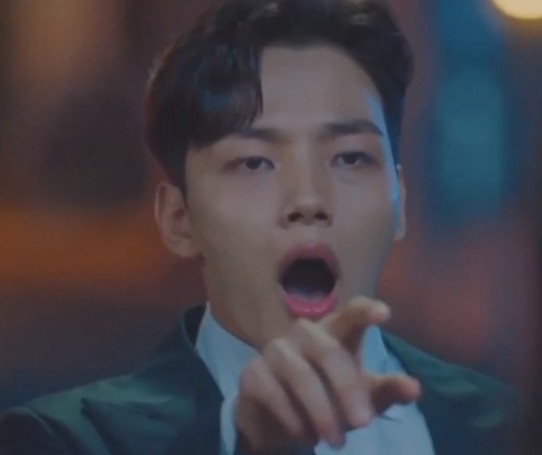 有人指：「喺啲唔識嘅人面前咁隨便講自己幾多人工，聽到都覺得佢老婆尷尬」