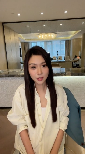有網民有將焦點放喺Fiona外型度,直言佢再度變樣,可能連媽媽都唔認得佢!