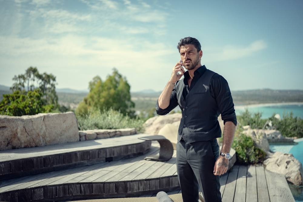 Michele Morrone因《禁室365天》中魅力十足的黑幫大佬一角而人氣急升~