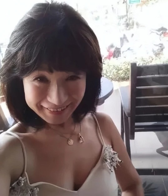 節子過得相當風流。