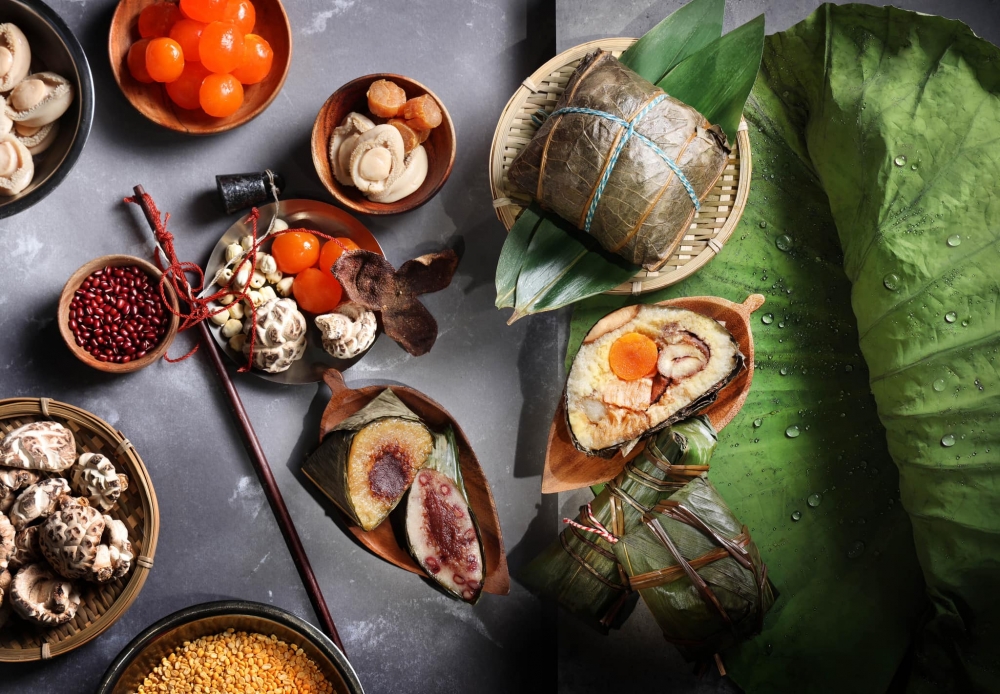 香港麗思卡爾頓酒店推出鮑魚瑤柱豚肉裹蒸糭和至尊甜糭禮盒~