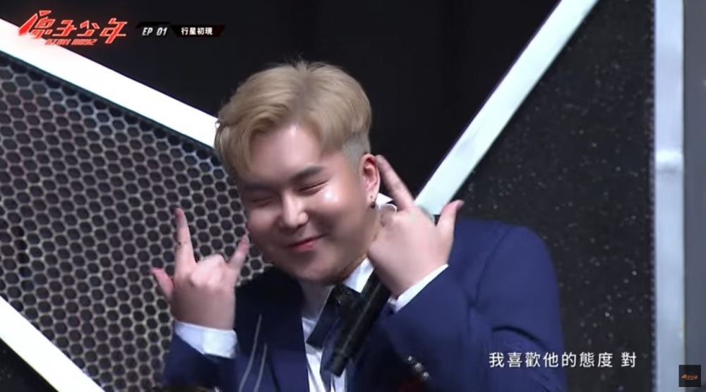 小宜笑起嚟有瞇瞇眼,外型非常「有福氣」