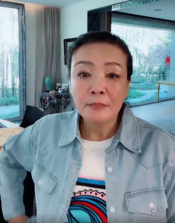 張蘭仲狂讚汪小菲爸爸「顏值高」，稱自己好中意對方外型：「小菲的爹更帥，我喜歡高顏值的，他爸爸老帥哥。」