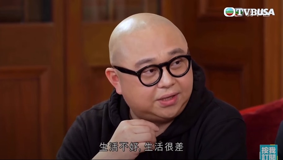 Bob回憶當時,有感生活很差很不開心。