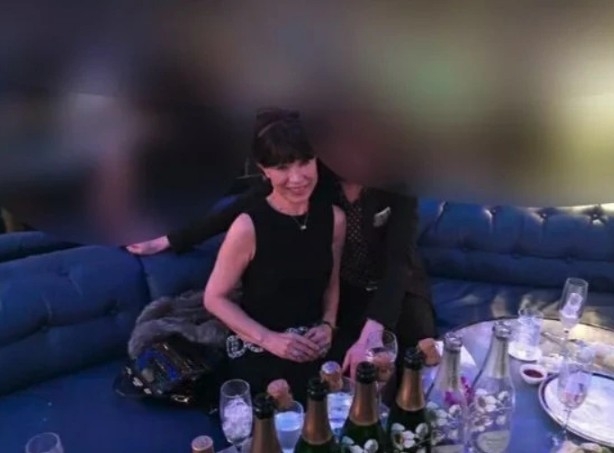 金主課金給節子買禮物、做生意。