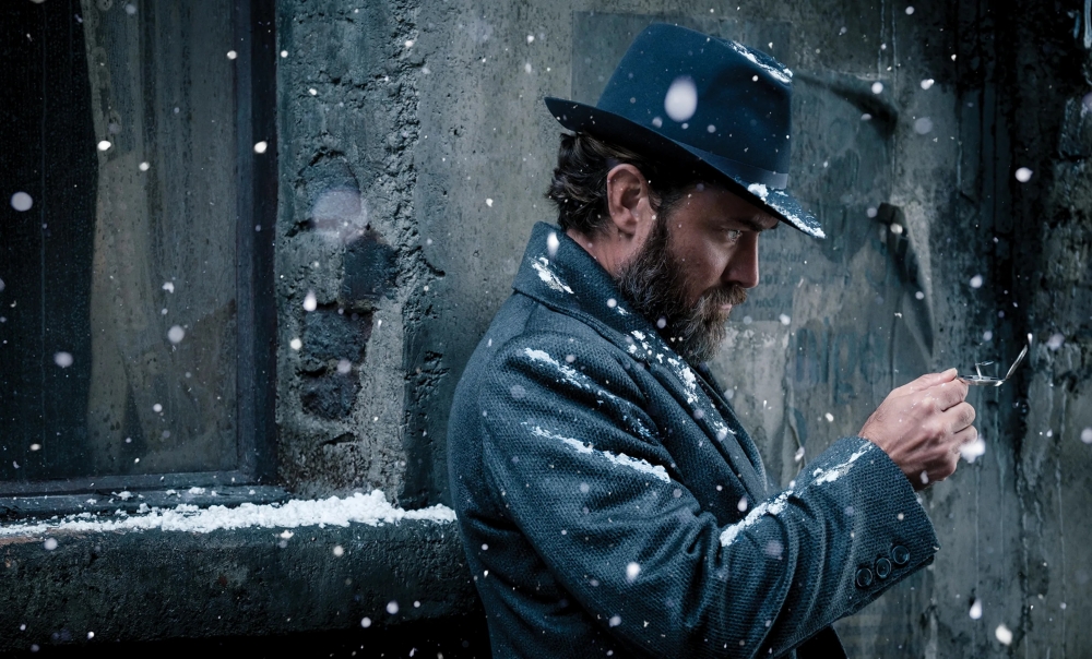 鄧不利多和葛林戴華德曾經結下血盟，約定雙方不能背叛彼此，《怪獸3》會講述他們之間多年的恩怨。