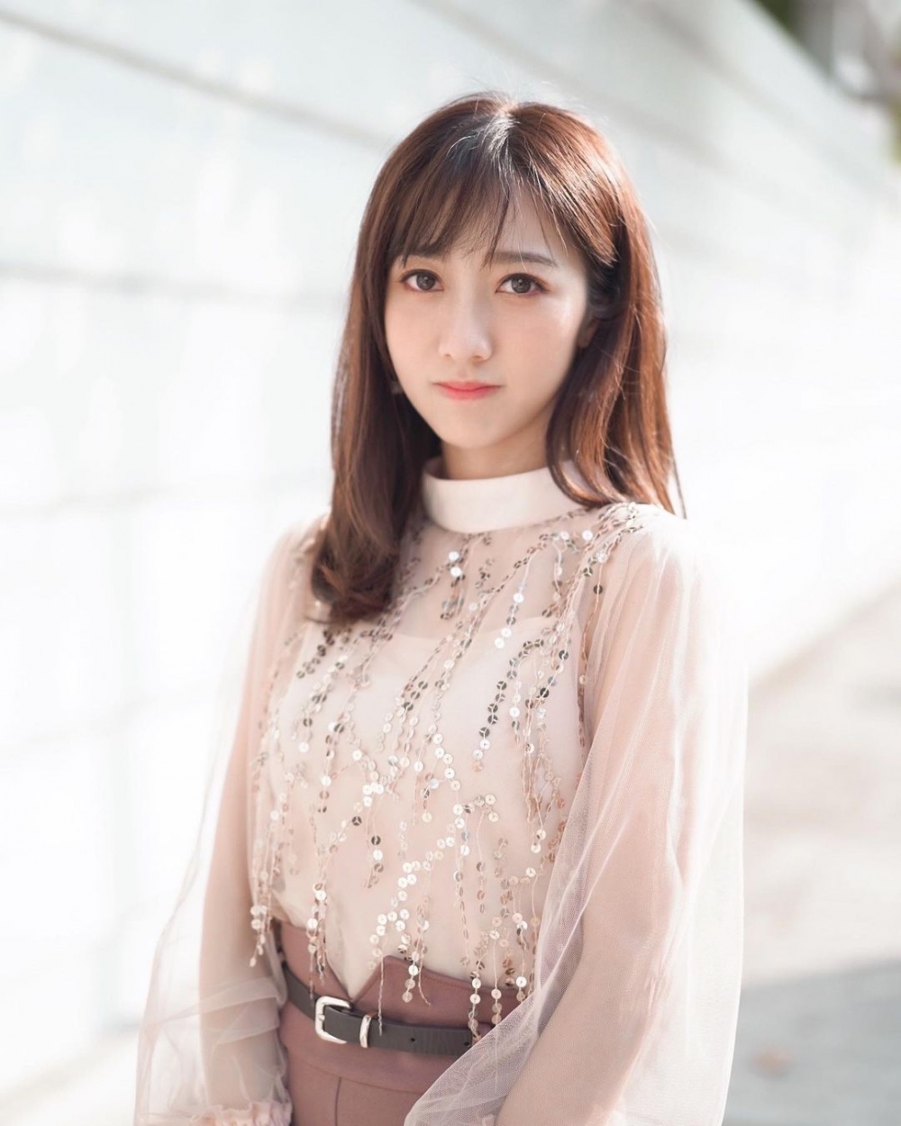 何依婷近年極速上位。