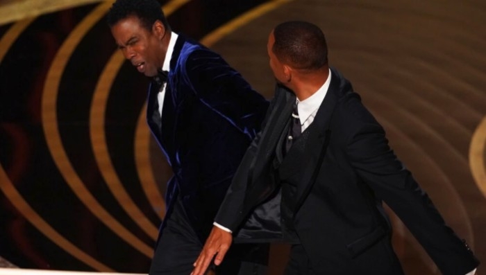 Will Smith因為不滿Chris Rock「抽水」話妻子光頭,而衝上台怒摑對方!