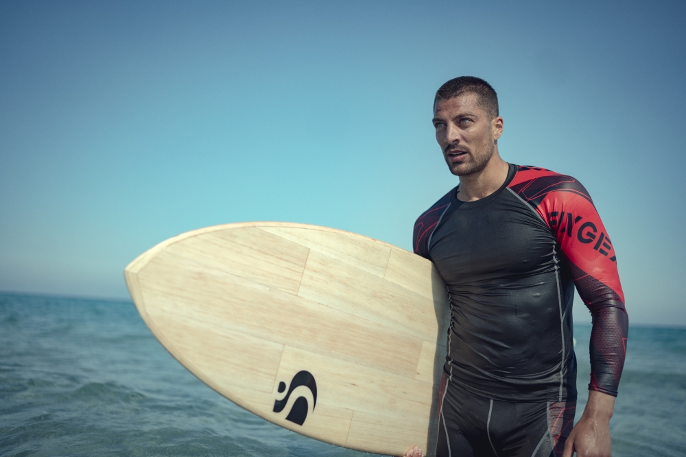 意大利型仔男模Simone Susinna加盟，飾演男主角的雙胞胎兄弟，會與男女主角陷入複雜的三角關係。