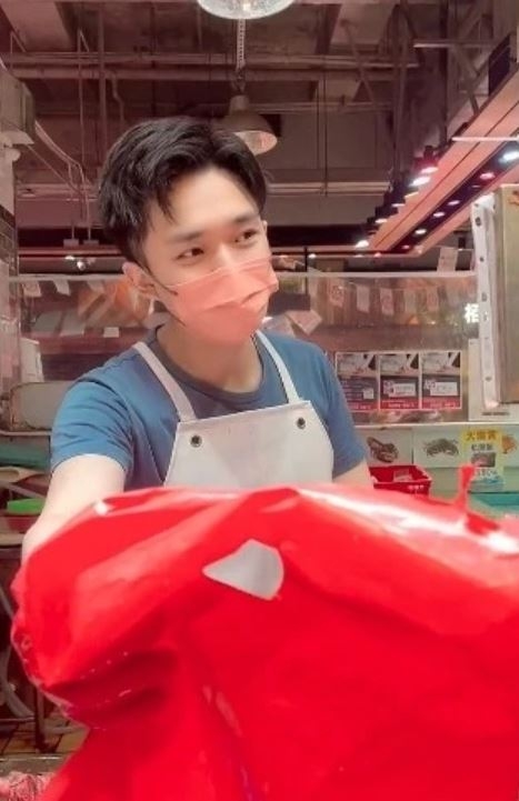 海鮮檔Alton唔想出名。