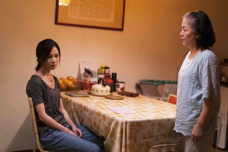 樓主媽媽又稱:「我是你媽,你在家等我本來就是應該的。」樓主即時大怒指媽媽為咗男友要同樓主斷絕母女關係