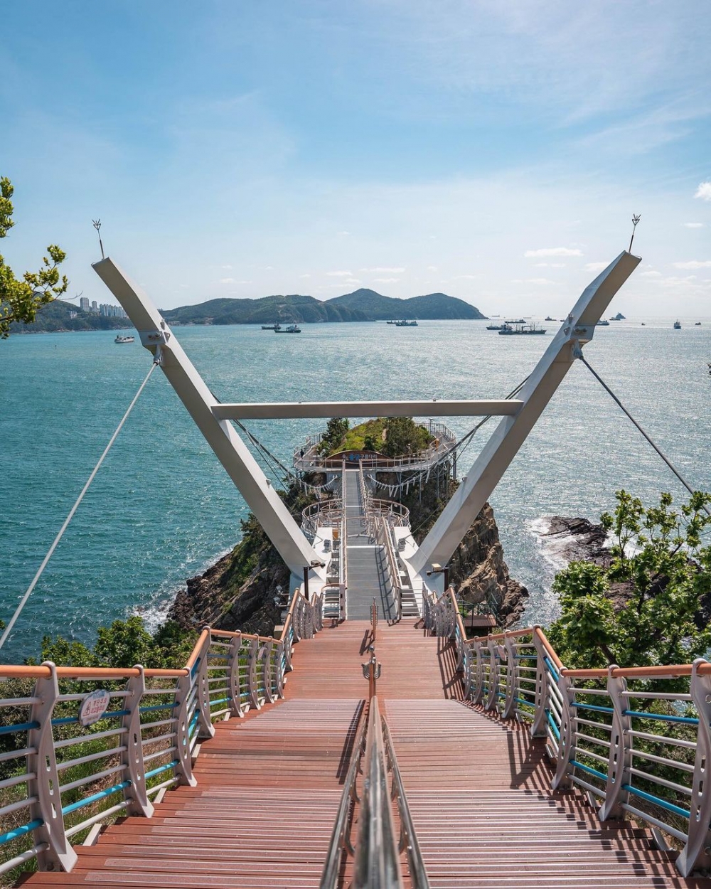 「松島龍宮云橋」為近年釜山的人氣景點之一!