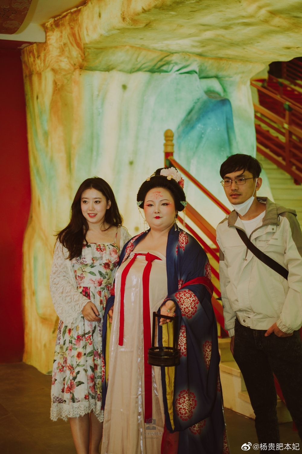 王宇在西安一個旅遊景區內擔任楊貴妃扮演者大受歡迎。