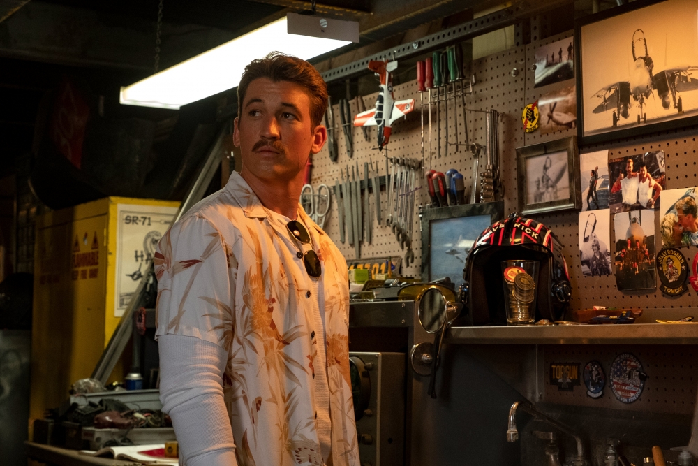 Miles Teller飾演「Maverick」昔日戰友之子「Rooster」,認定Maverick害死自己的父親,一直難以釋懷。