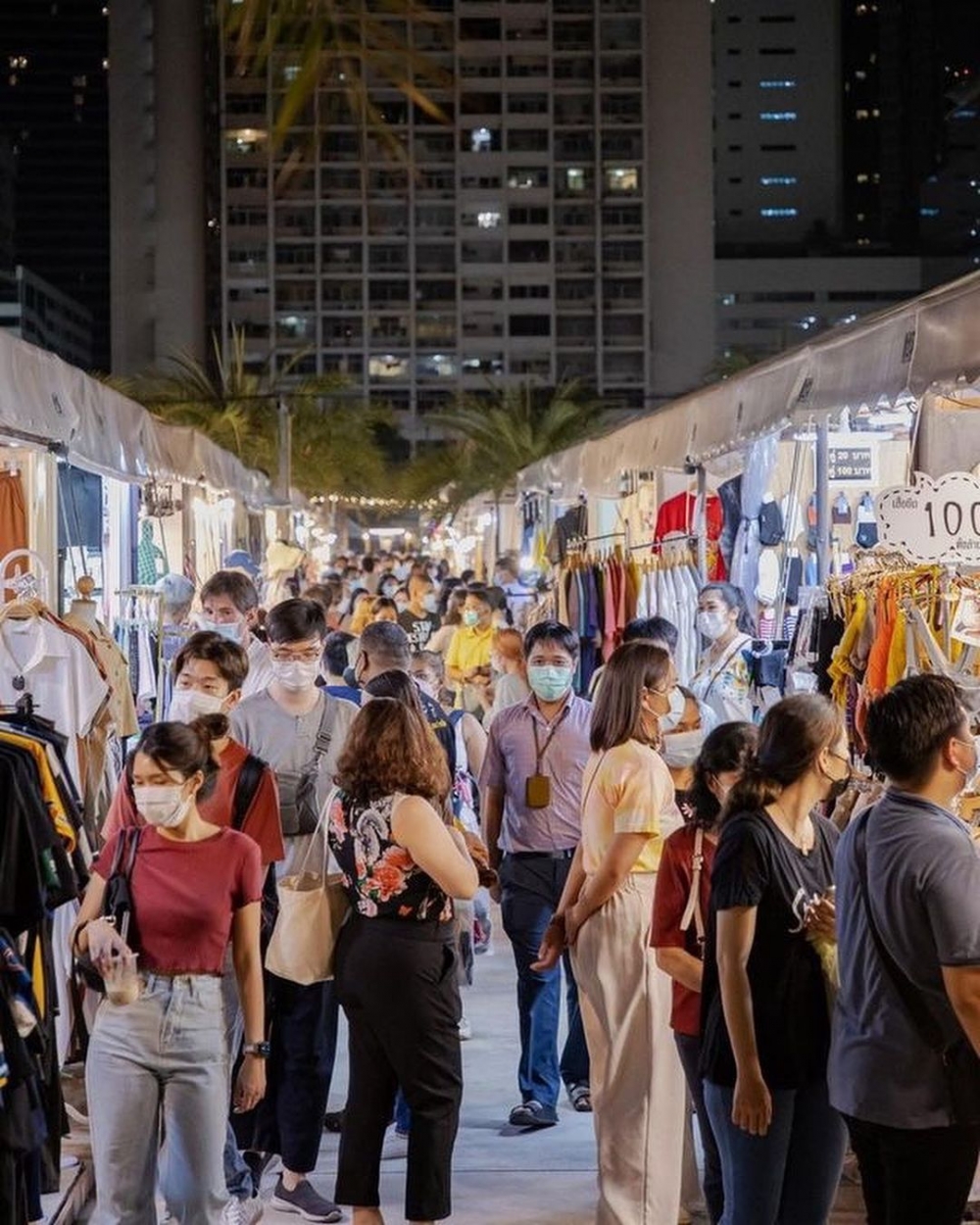 當中唔少舊有嘅招牌檔舖都出現返！