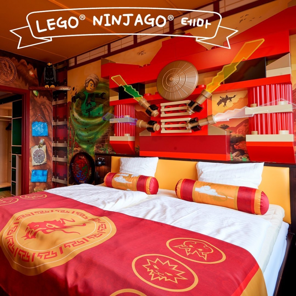 LEGOLAND Korea Resort打造一間外觀以巨型LEGO積木砌成的酒店,設有4大主題 ,這間為Kingdom主題。
