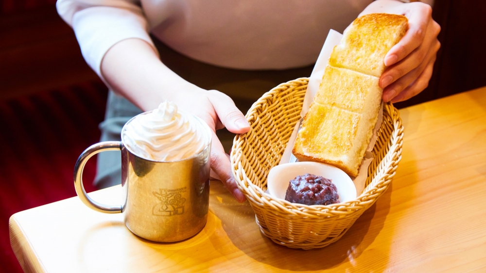 即使於台灣分店亦同樣於早餐時段贈送厚多士，可選擇士多啤梨醬或牛油