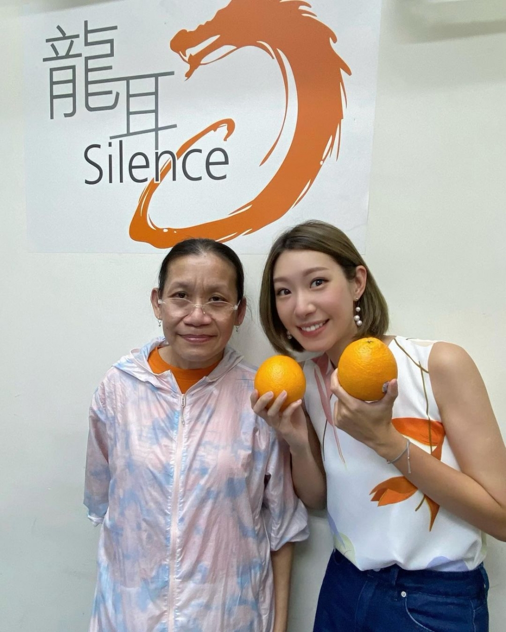 林希靈於公開慈善活動中重遇美華！