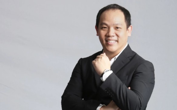富商Robert亦有份親身向Tangmo媽媽致歉!
