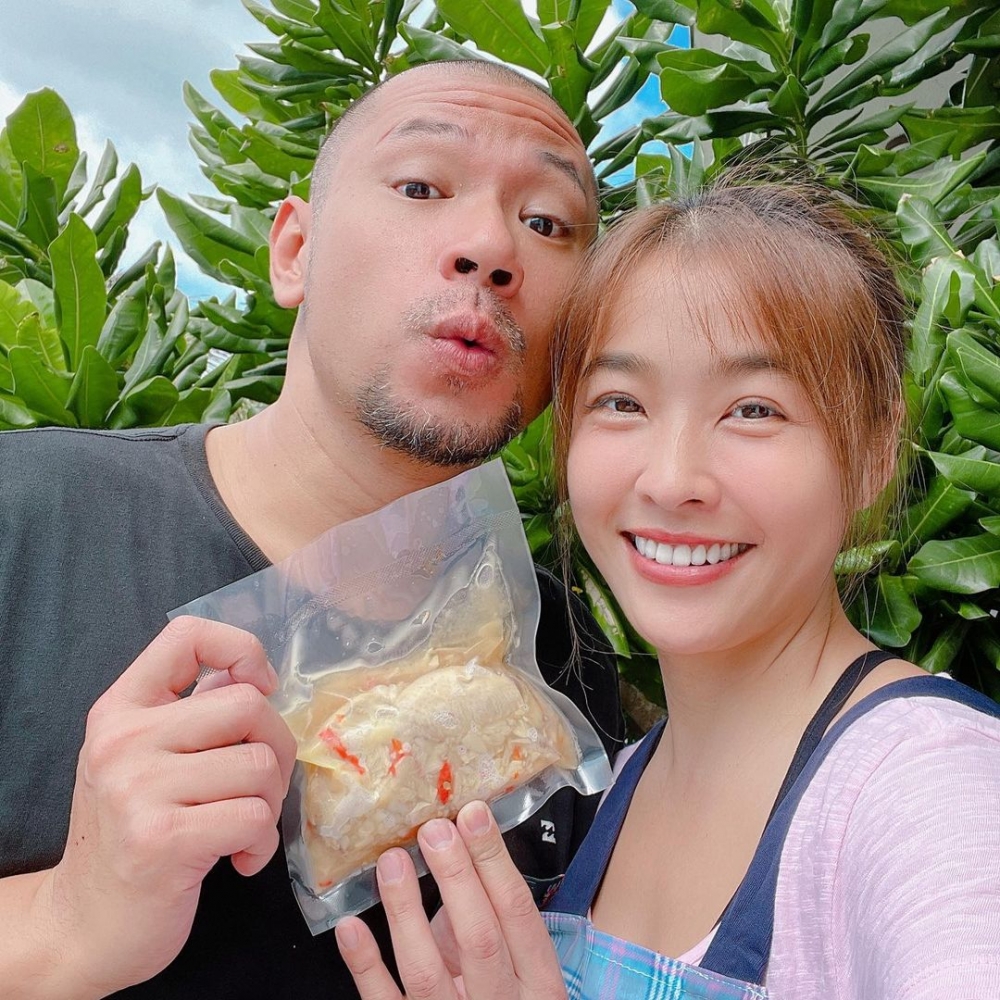 小嫻曾表示金剛會繼續打理雞翅生意,自己只係幫手,工作本來都係屬於金剛一人