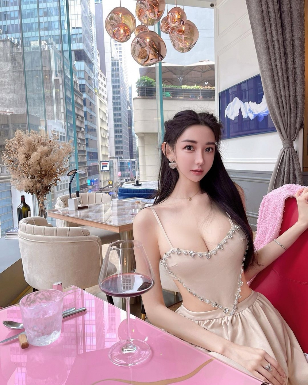 Cammi不時在IG大曬到餐廳食好嘢照片。