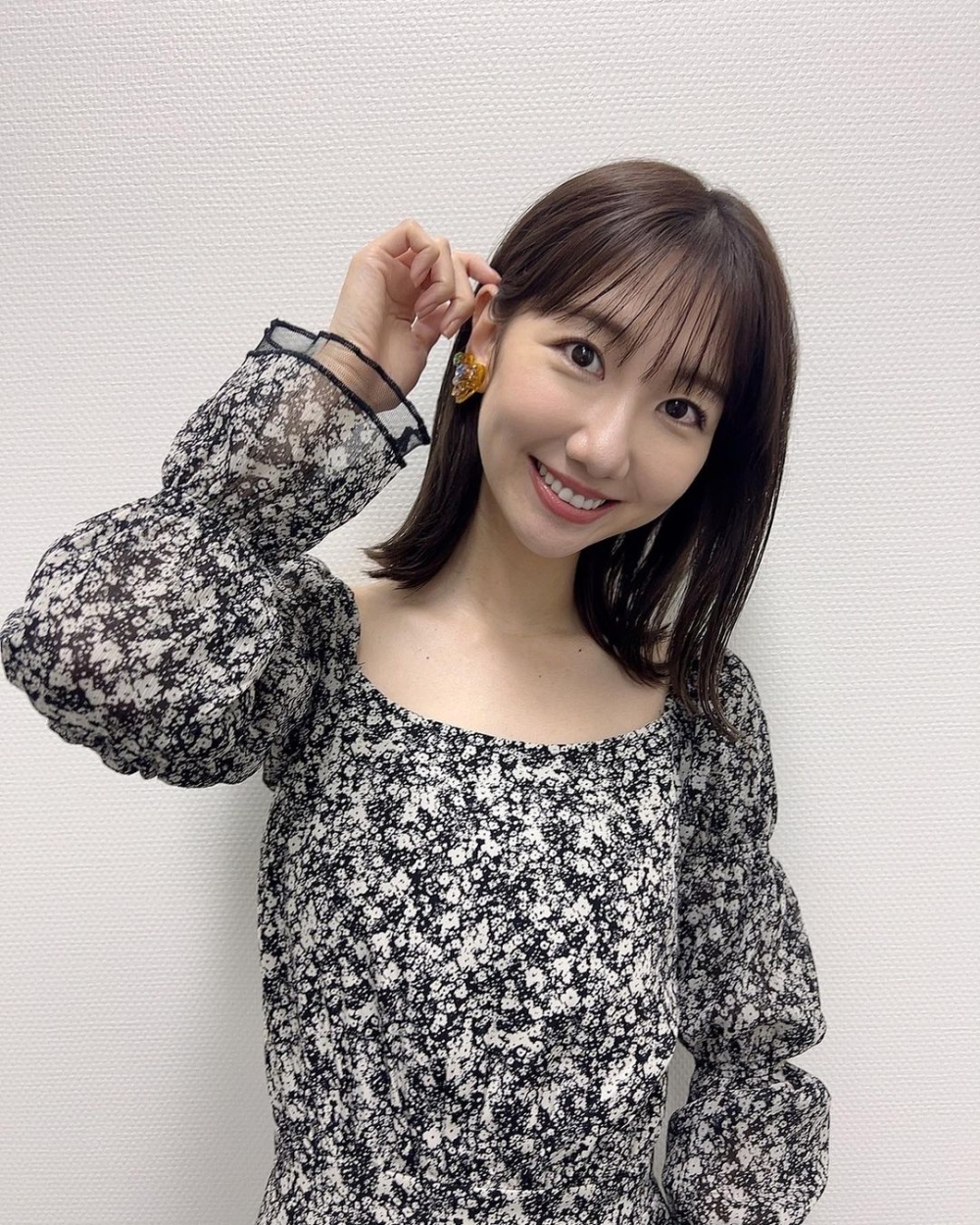 柏木由紀指唔滿意自己嘅鼻，想要更高挺嘅鼻子，但因為當時已經出道，唔係一個適合整容嘅時機