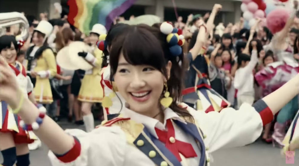 其他人氣成員陸續畢業，柏木由紀成為最受矚目嘅成員之一