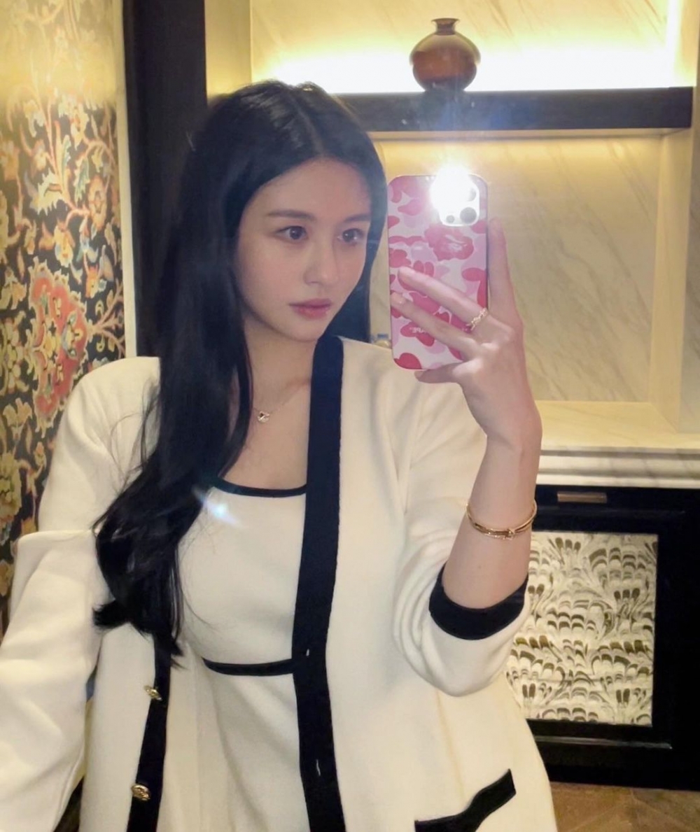 「最美星二代」邱淑貞大女沈月備受網民關注!