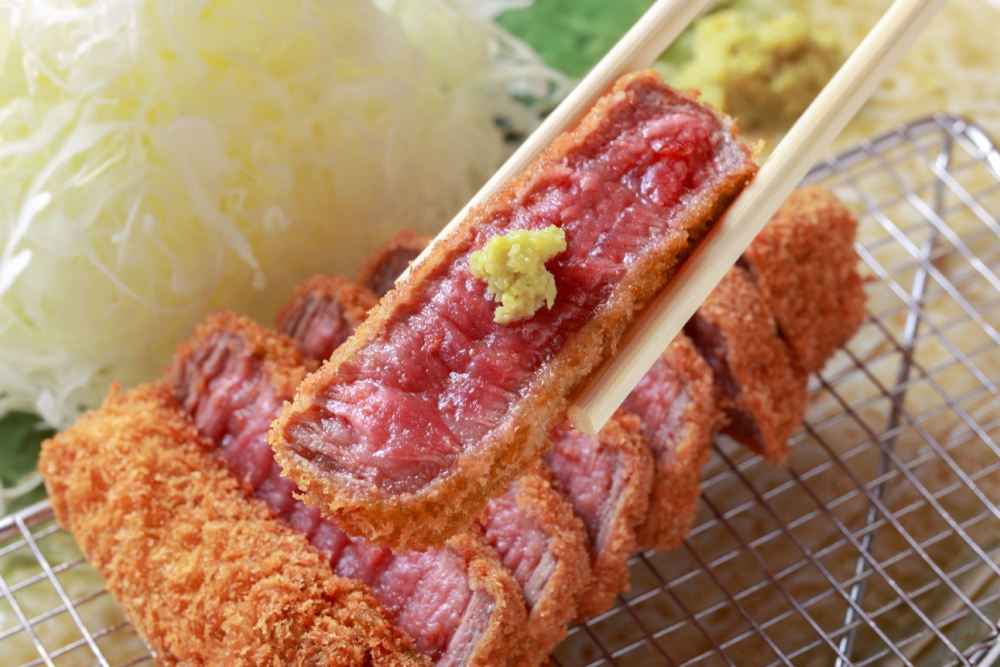 凡於「牛カツ京都勝牛」回顧任何套餐,加$6可享任何飲品~