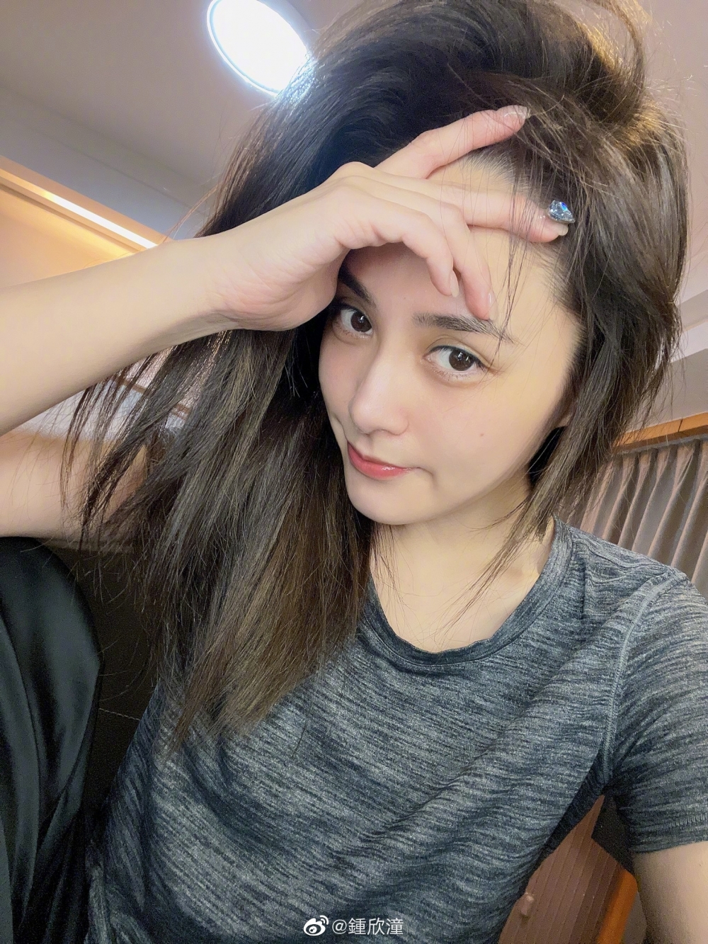 而且面型明顯比之前瘦咗！