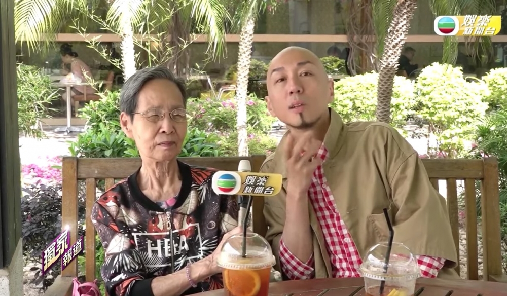 之前戴耀明帶媽媽遊電視城時就公開過擇偶條件，佢話希望對方簡簡單單，為人愛笑