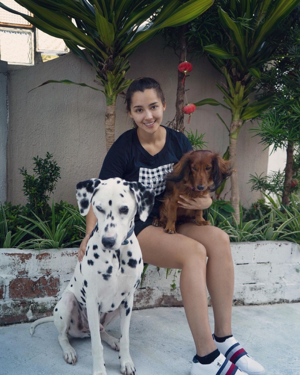 現時嘅佢喺香港租樓住