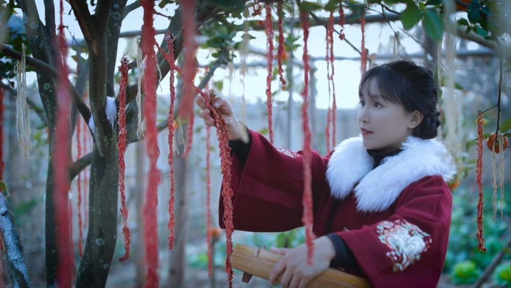 「消失」近700日嘅李子柒與經紀公司「杭州微念科技」達成和解，雙方將繼續合作