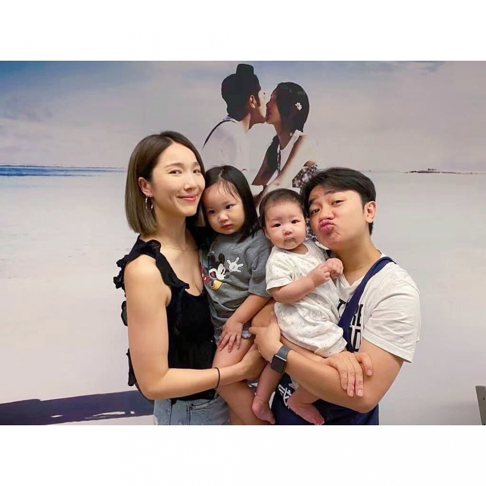 部份網民就覺得大囡似爸爸、細囡似媽媽～