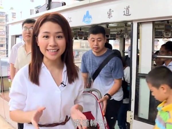 黃靖婷求學時期已對做主播有濃厚興趣。