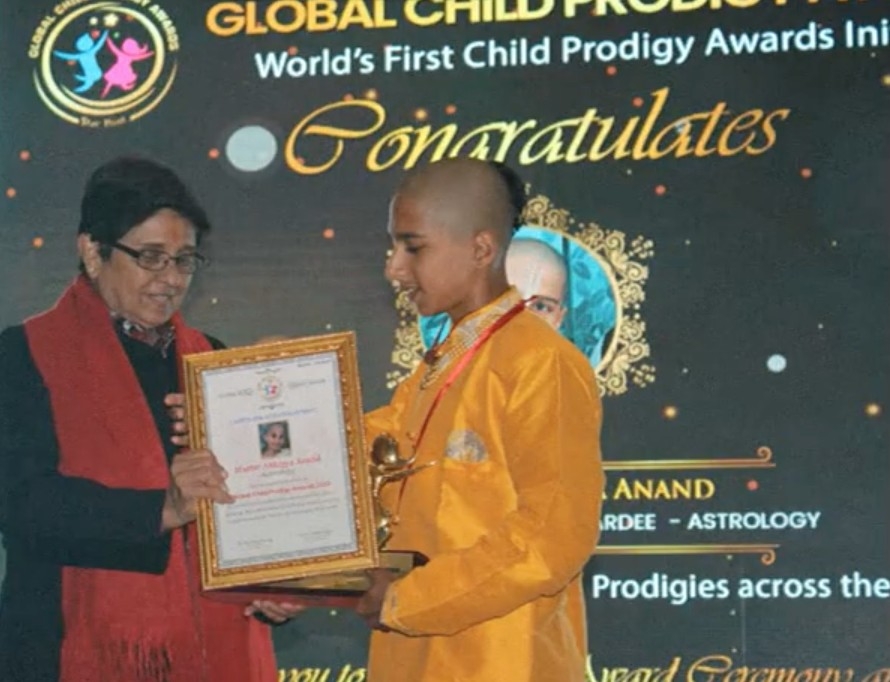 印媒就爆料稱GCPA只係一個民間組織，並無國際認證，其獎項可以「贊助」所得，印度神童所獲嘅「神童獎」來歷備受質疑