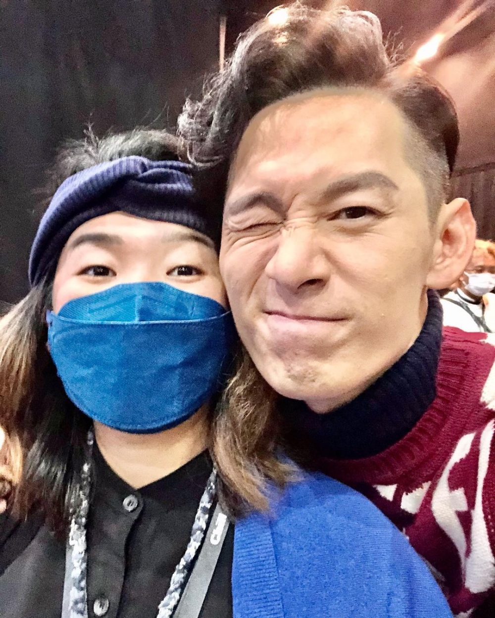 許廷鏗喺屋企開live時亦經常會傳出Bonnie嘅聲音,疑似已共賦同居