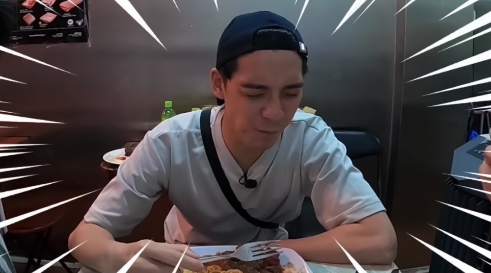 三人都非常直接咁給予食評,食到面容扭曲!