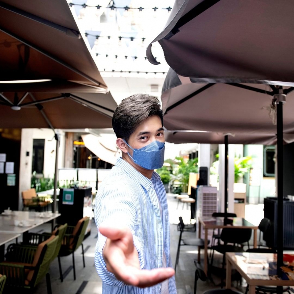 「荃灣豬肉檔AK」劉宋威(威威)在一個荃灣商場舉行生日見面會,過百粉絲到場支持。