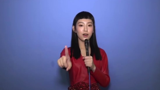 炎明熹（Gigi）都獲得「年度榮譽新人獎」，透過影片方式感謝粉絲支持！