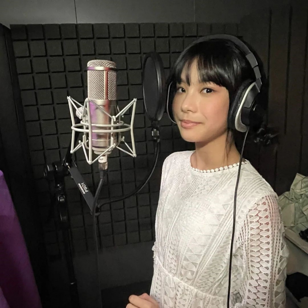 Charlotte雖然只有13歲，但擁有很多舞台經驗~